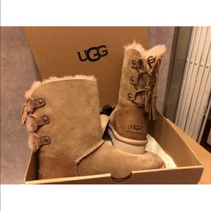 UGG mid calf tan lace up boots size 7